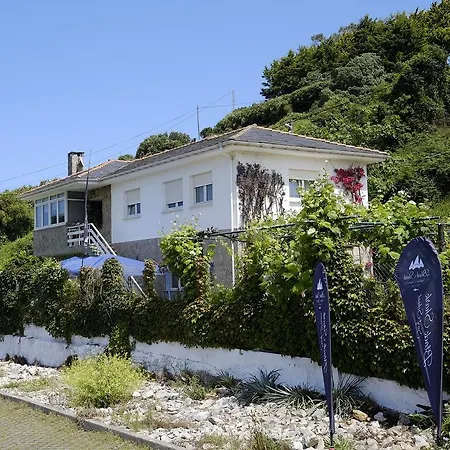 Black Shark Surfhouse Hostal Cóbreces