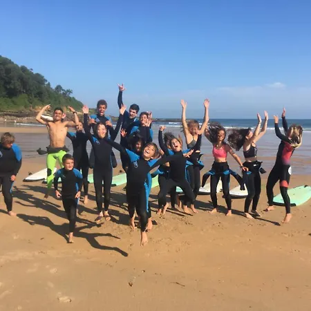 Hostal Black Shark Surfhouse
