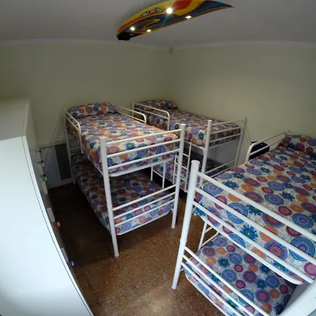 Black Shark Surfhouse Hostal Cóbreces