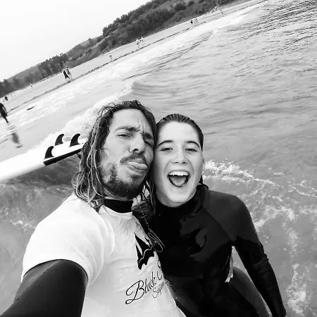 Black Shark Surfhouse Cobreces