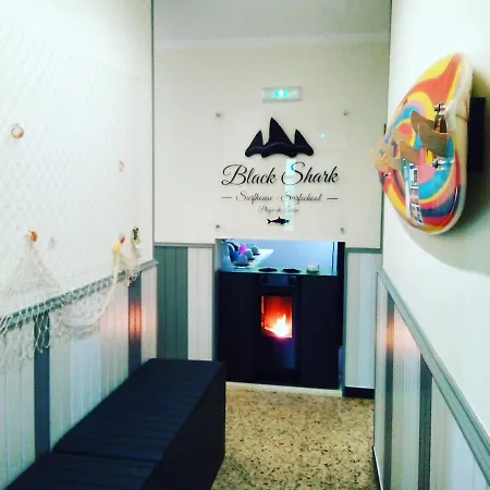 Black Shark Surfhouse Hostel