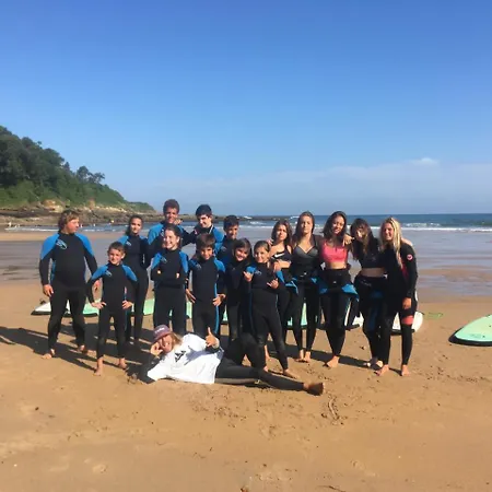 Black Shark Surfhouse *